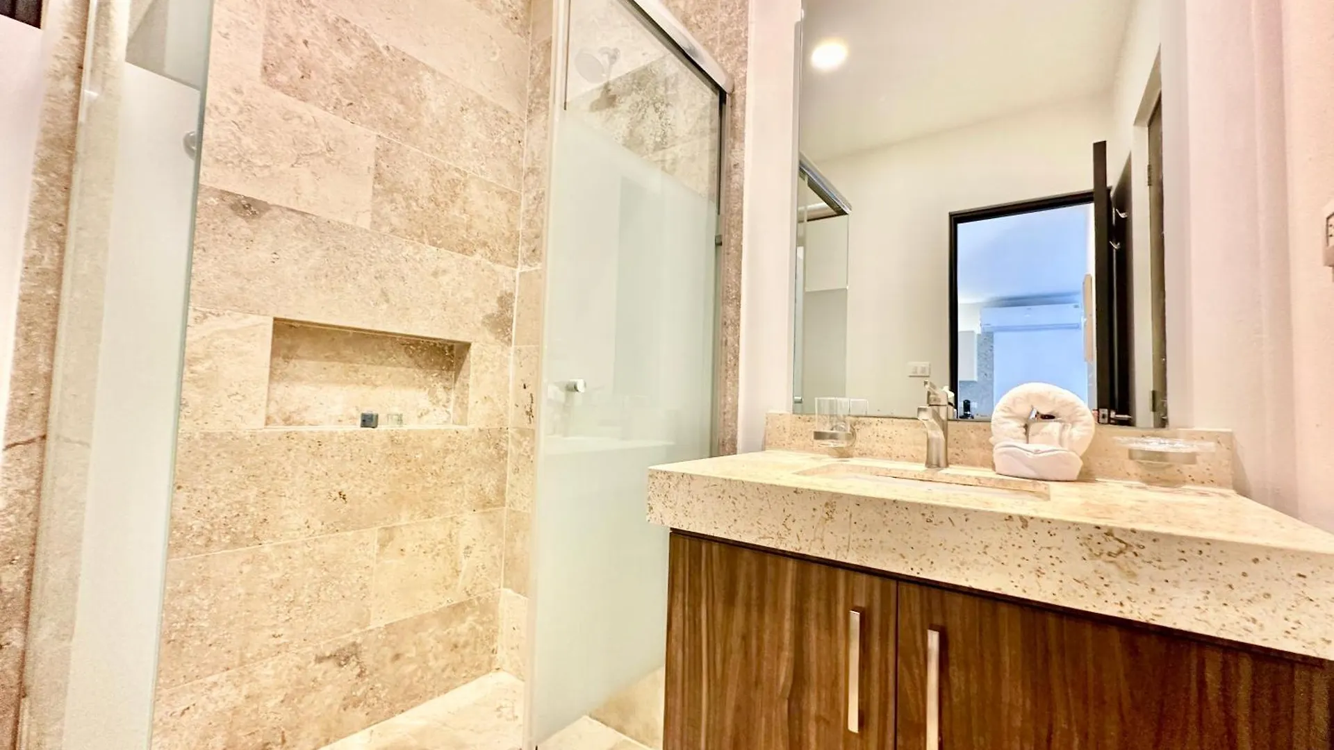 Apartment Family Condo- Fast Wifi And Oceanview Pool Playa del Carmen Mexico